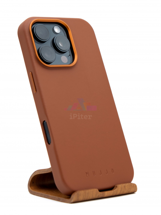 Фото Купить Чехол Mujjo Leather with MagSafe для iPhone 16 Pro Коричневый по низкой цене в Санкт-Петербурге