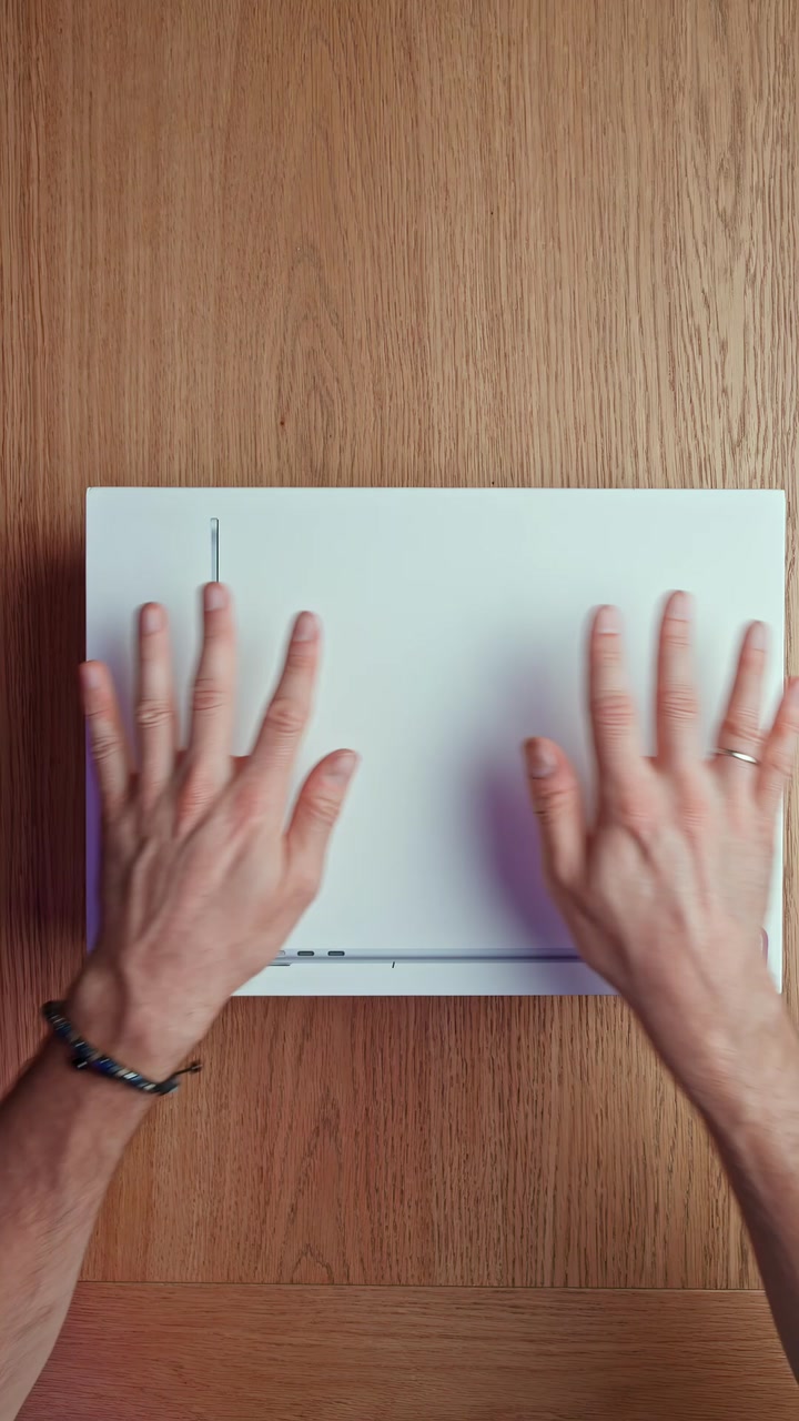 Распаковка MacBook Air в цвете Sky Blue