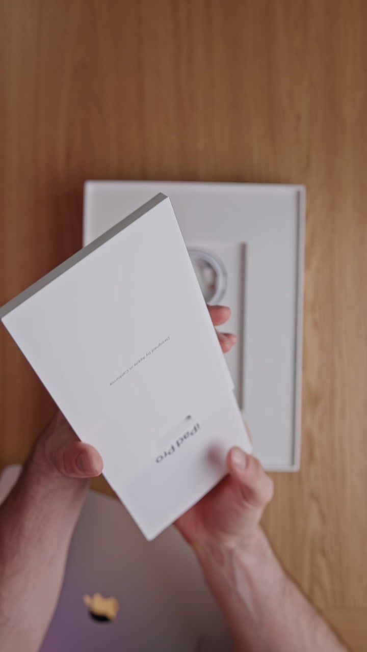 iPad Pro 2024: распаковка