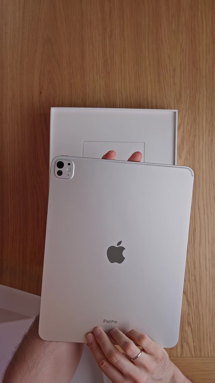 iPad Pro 2024: распаковка