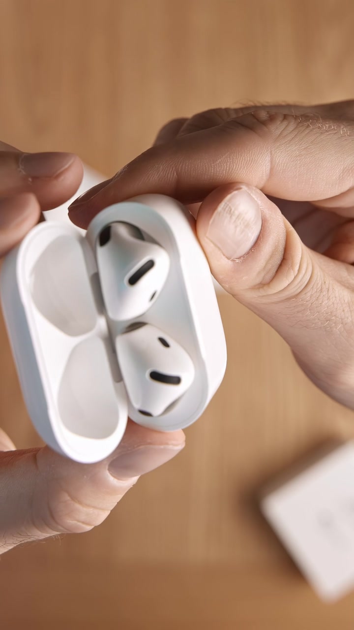 Распаковка AirPods 4 и 4 ANC