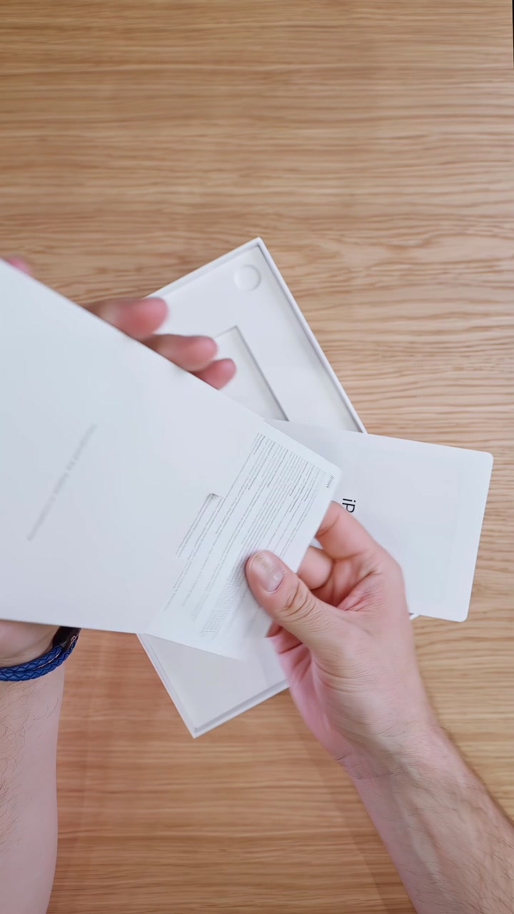 Распаковка iPad 10
