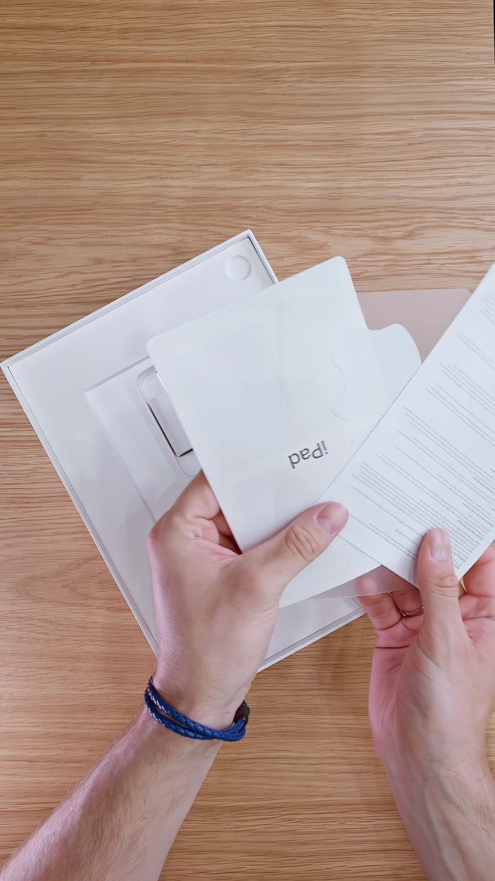 Распаковка iPad 10