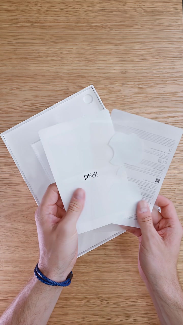 Распаковка iPad 10