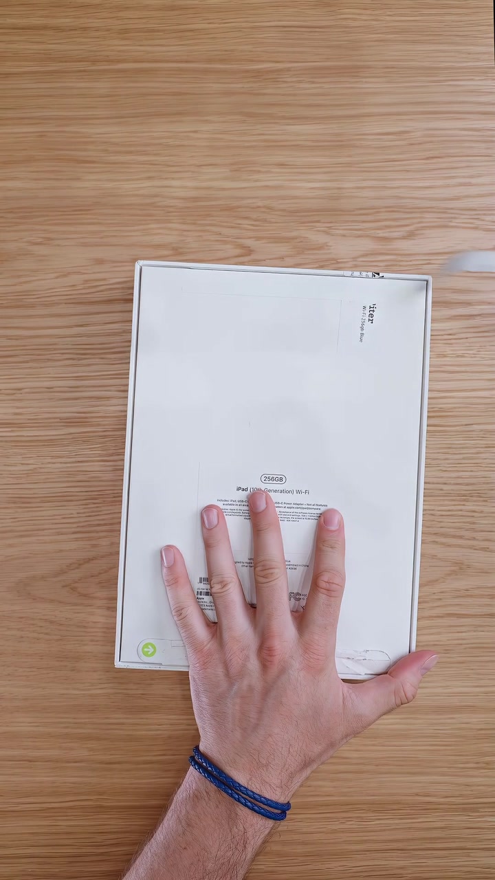 Распаковка iPad 10