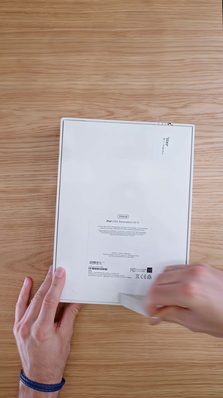 Распаковка iPad 10