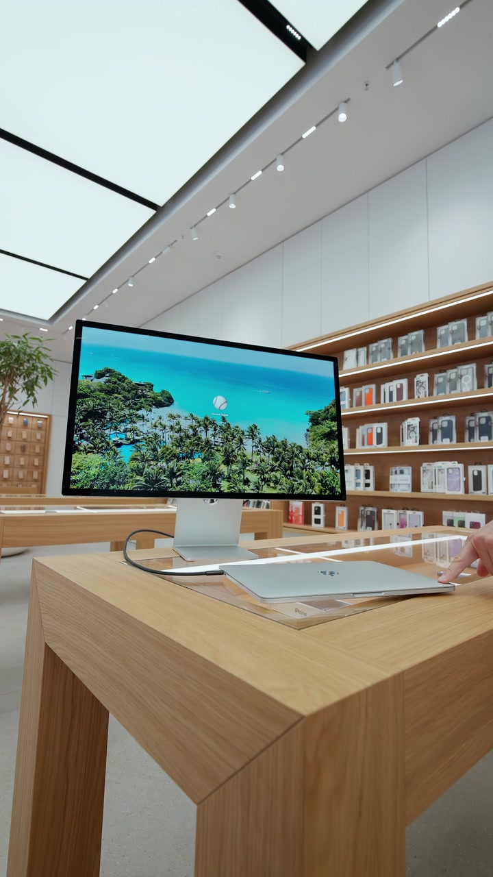 Распаковка нового Apple Studio Display