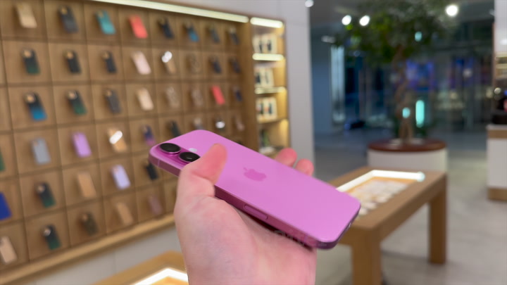 iPhone 16 Pink