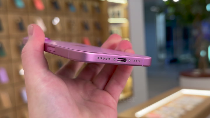 iPhone 16 Pink