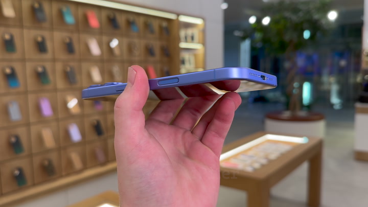 iPhone 16 Ultramarine