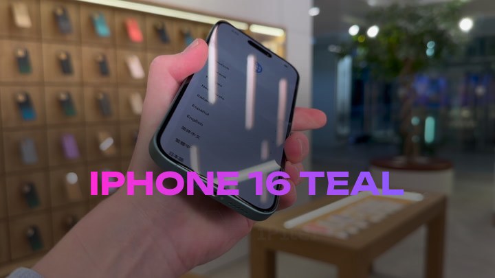 iPhone 16 Teal