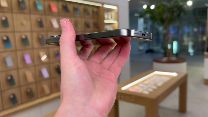 iPhone 16 Pro Black Titanium
