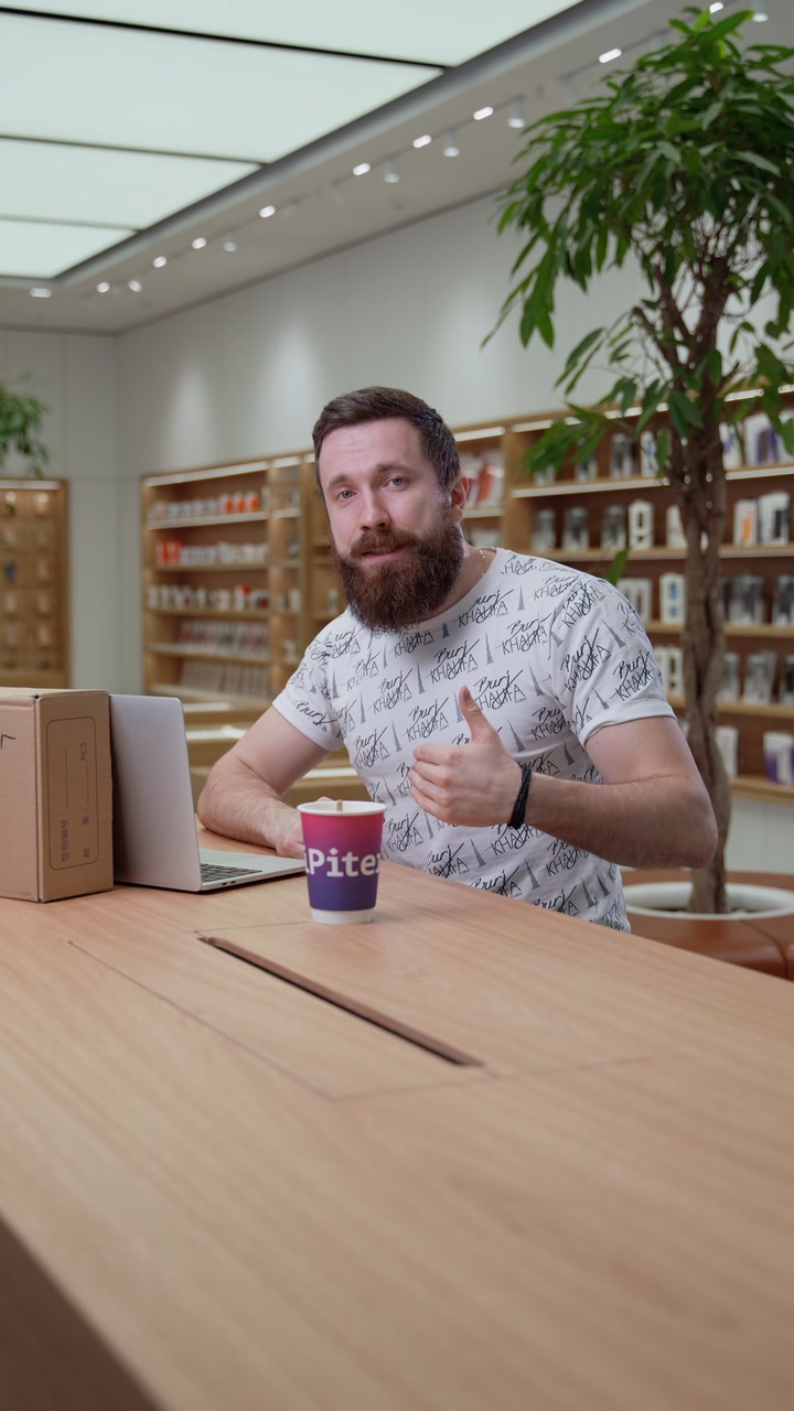 Мы продолжаем обслуживать технику Apple официально. Как? Рассказываем в этом видео