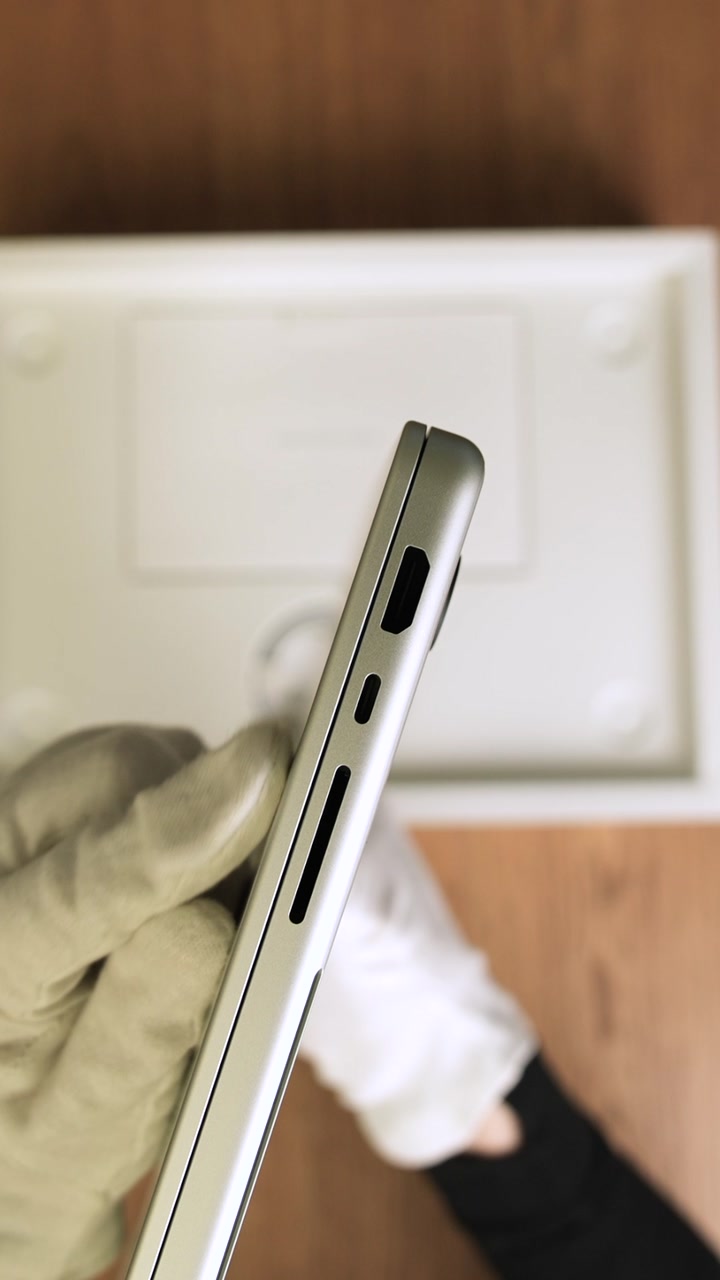 Apple MacBook Air 13 (2022) Starlight