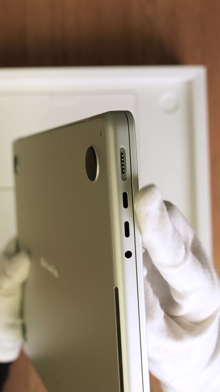 Apple MacBook Air 13 (2022) Starlight