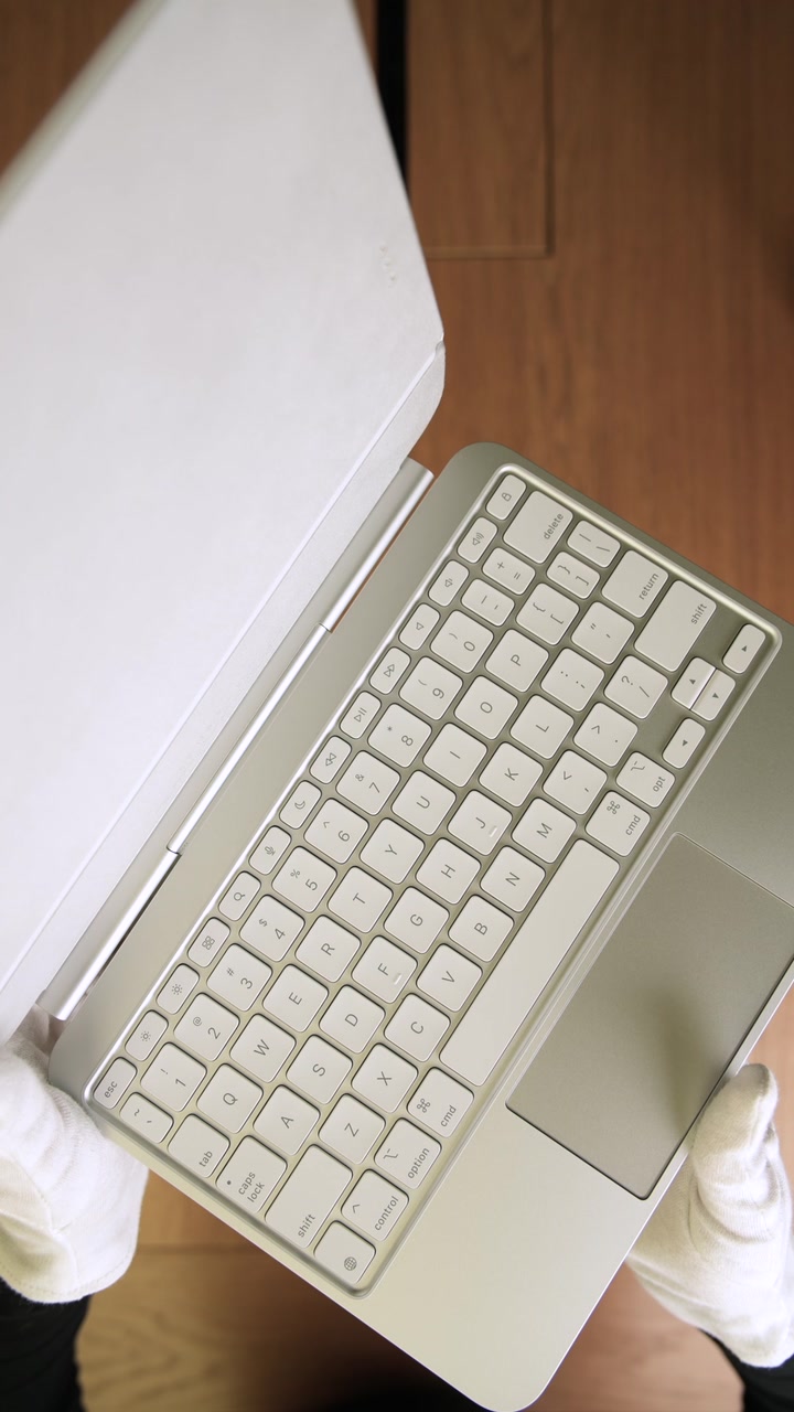 Клавиатура Apple Magic Keyboard для iPad Pro (M4/M5) 11" (MWR03) White