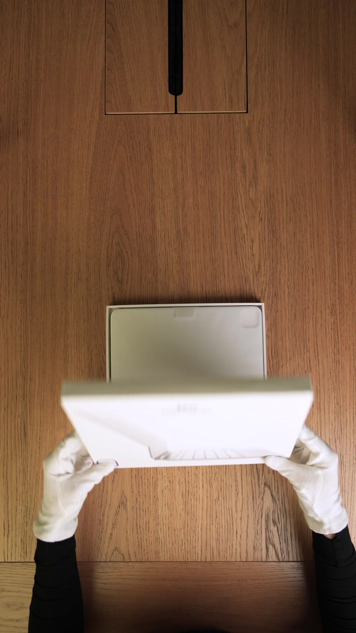 Клавиатура Apple Magic Keyboard для iPad Pro (M4/M5) 11" (MWR03) White