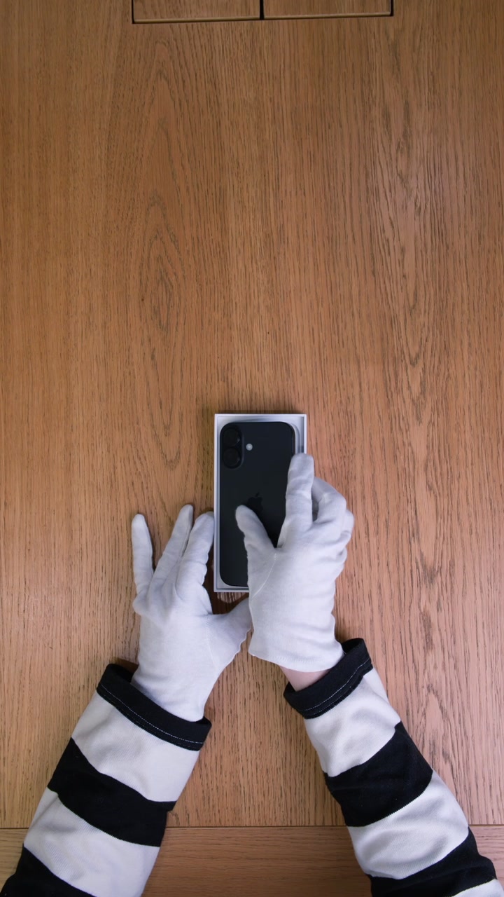 Apple iPhone 16 Black (Чёрный)