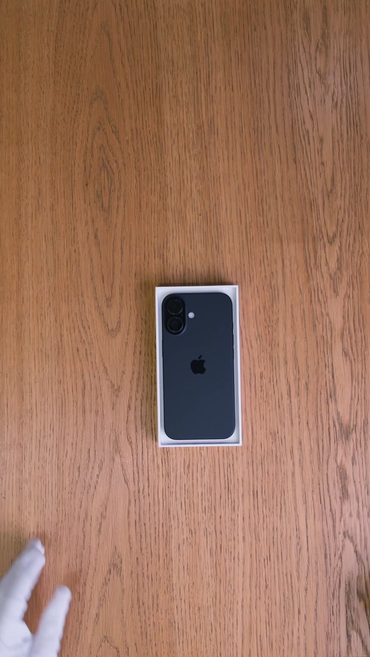 Apple iPhone 16 Black (Чёрный)