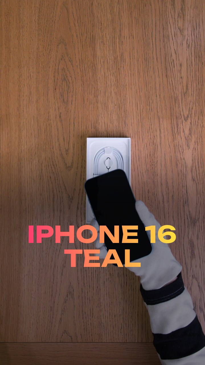 Apple iPhone 16 Teal