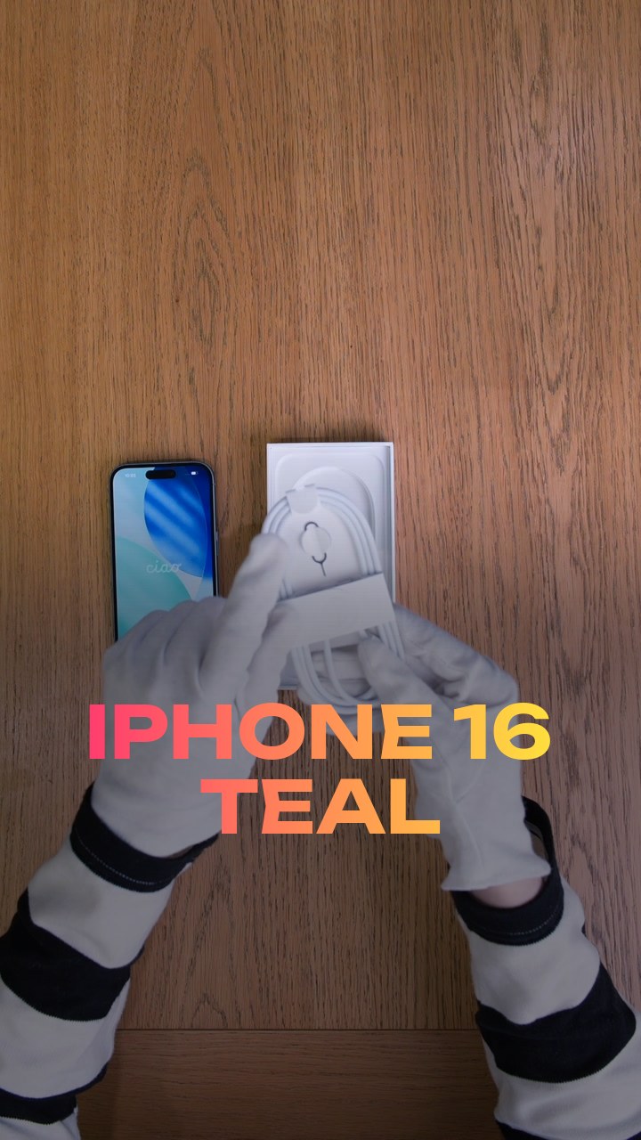 Apple iPhone 16 Teal