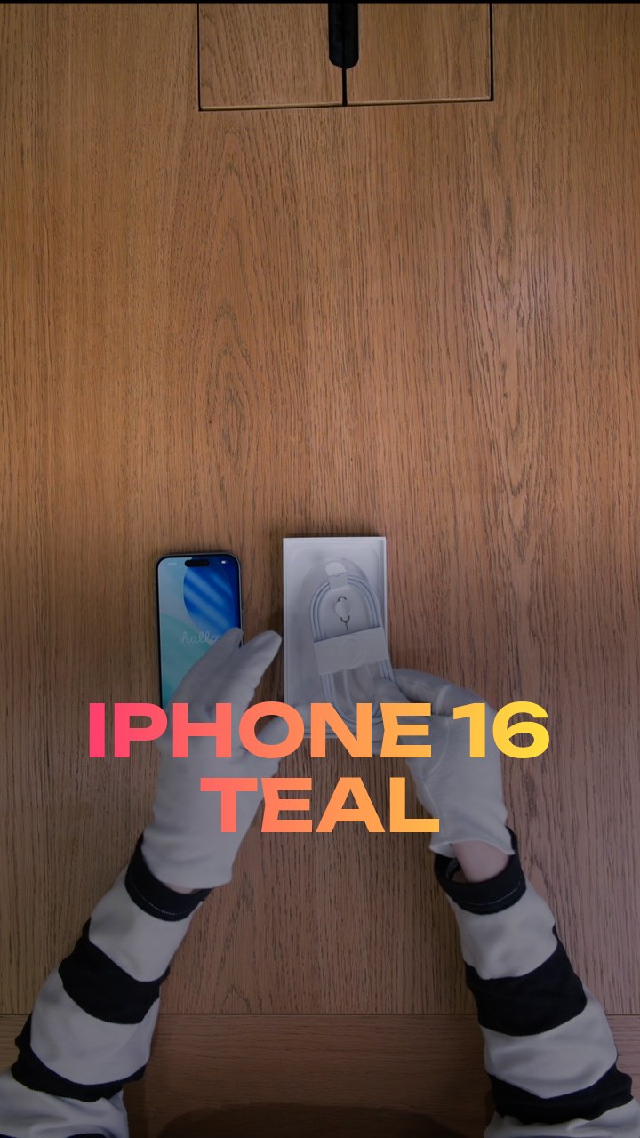 Apple iPhone 16 Teal