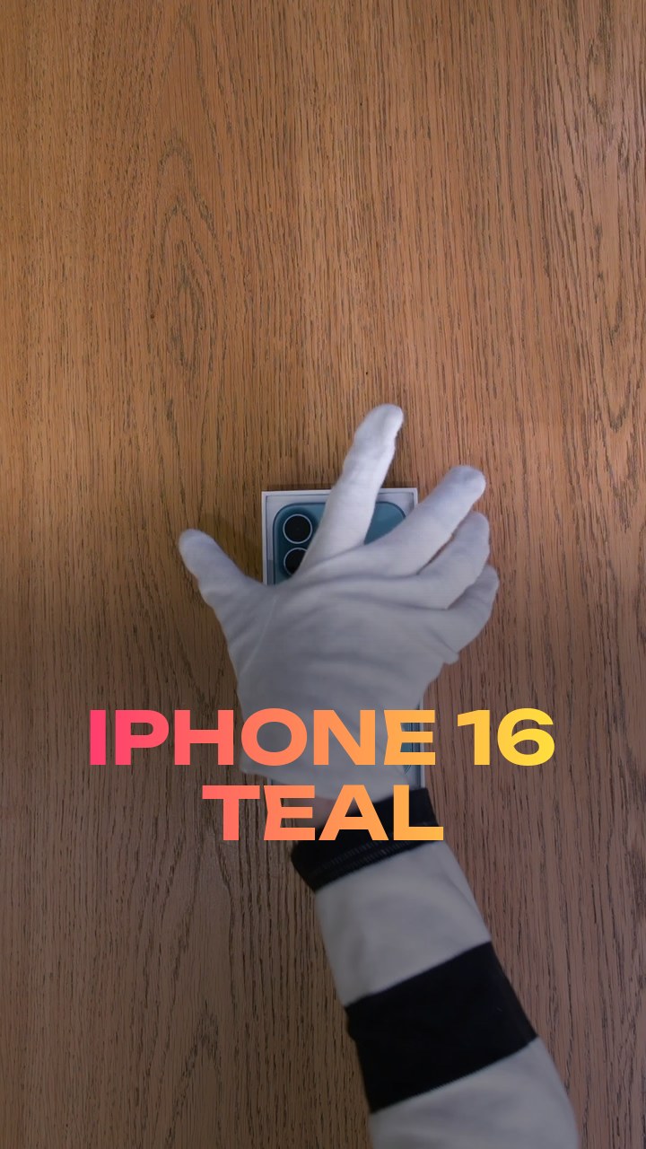 Apple iPhone 16 Teal