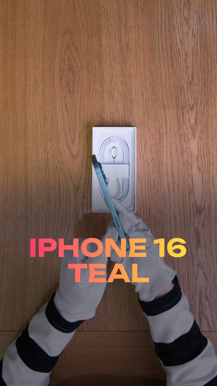 Apple iPhone 16 Teal