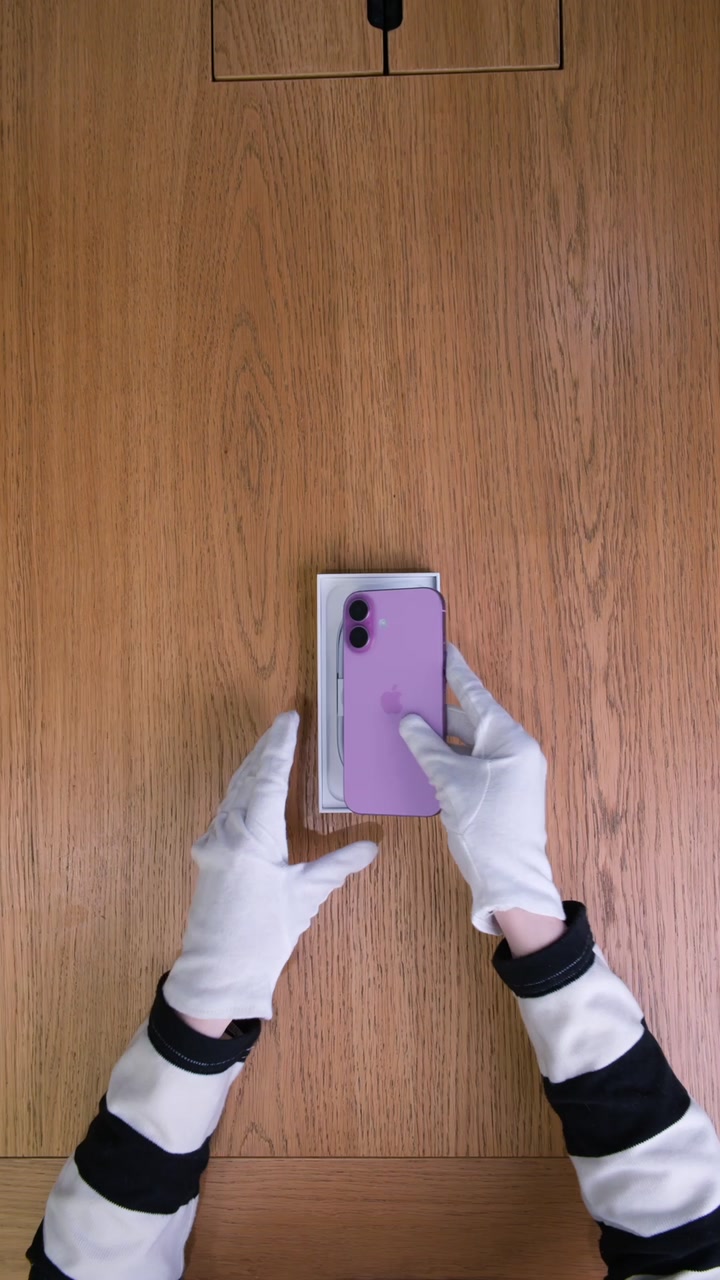 Apple iPhone 16 Pink (Розовый)