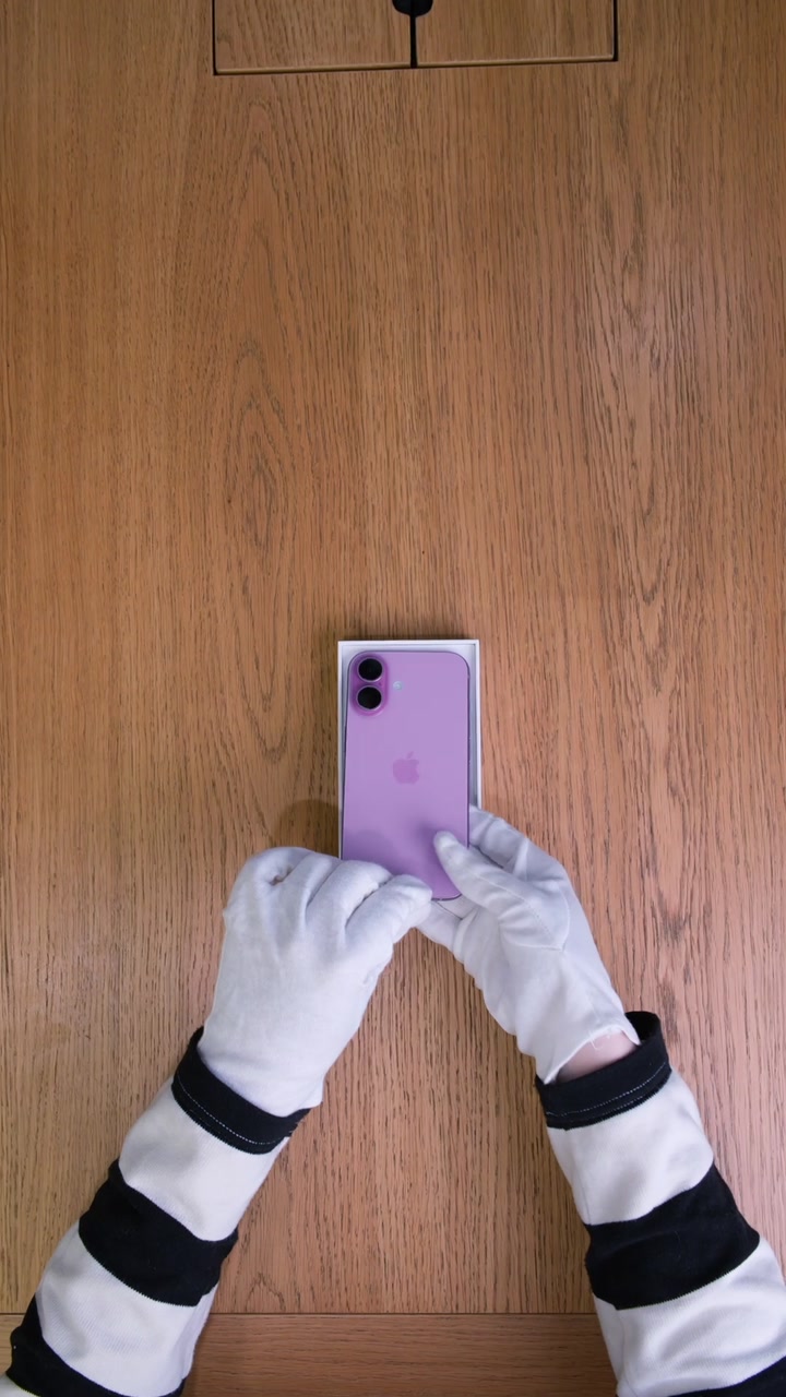 Apple iPhone 16 Pink (Розовый)