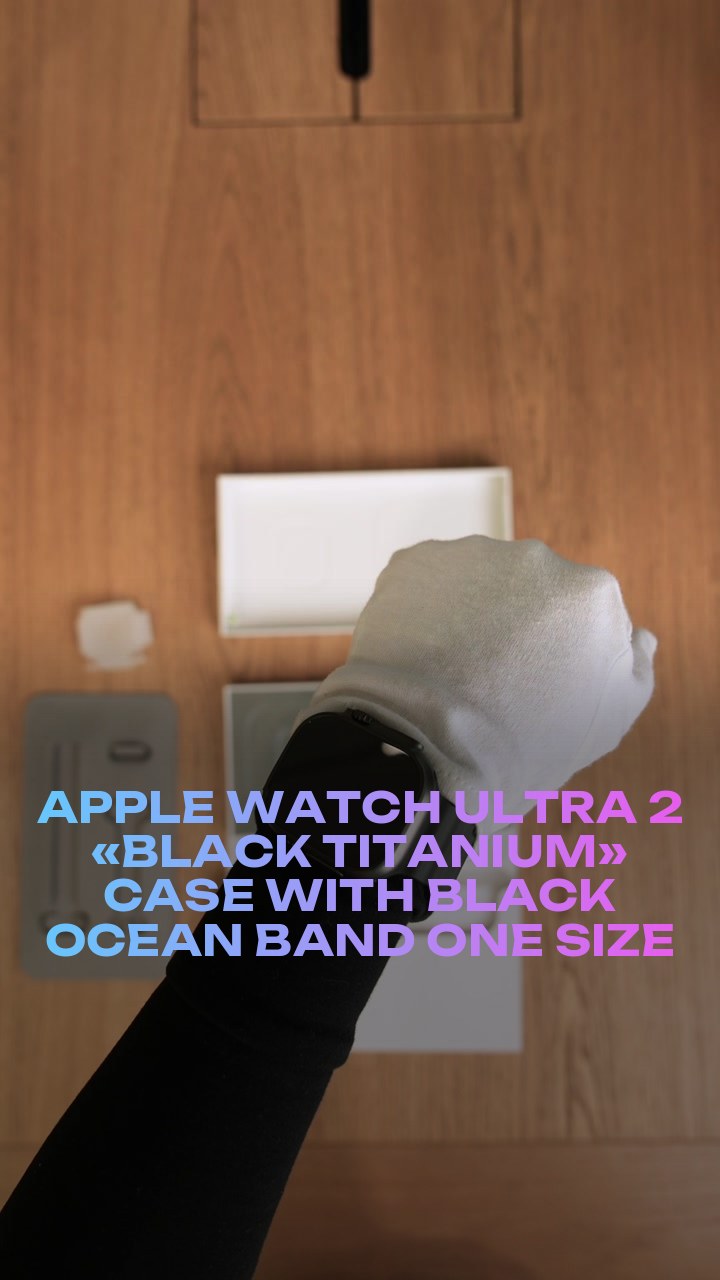 Apple Watch Ultra 2 49 мм «Black Titanium» Case with Black Ocean Band One Size