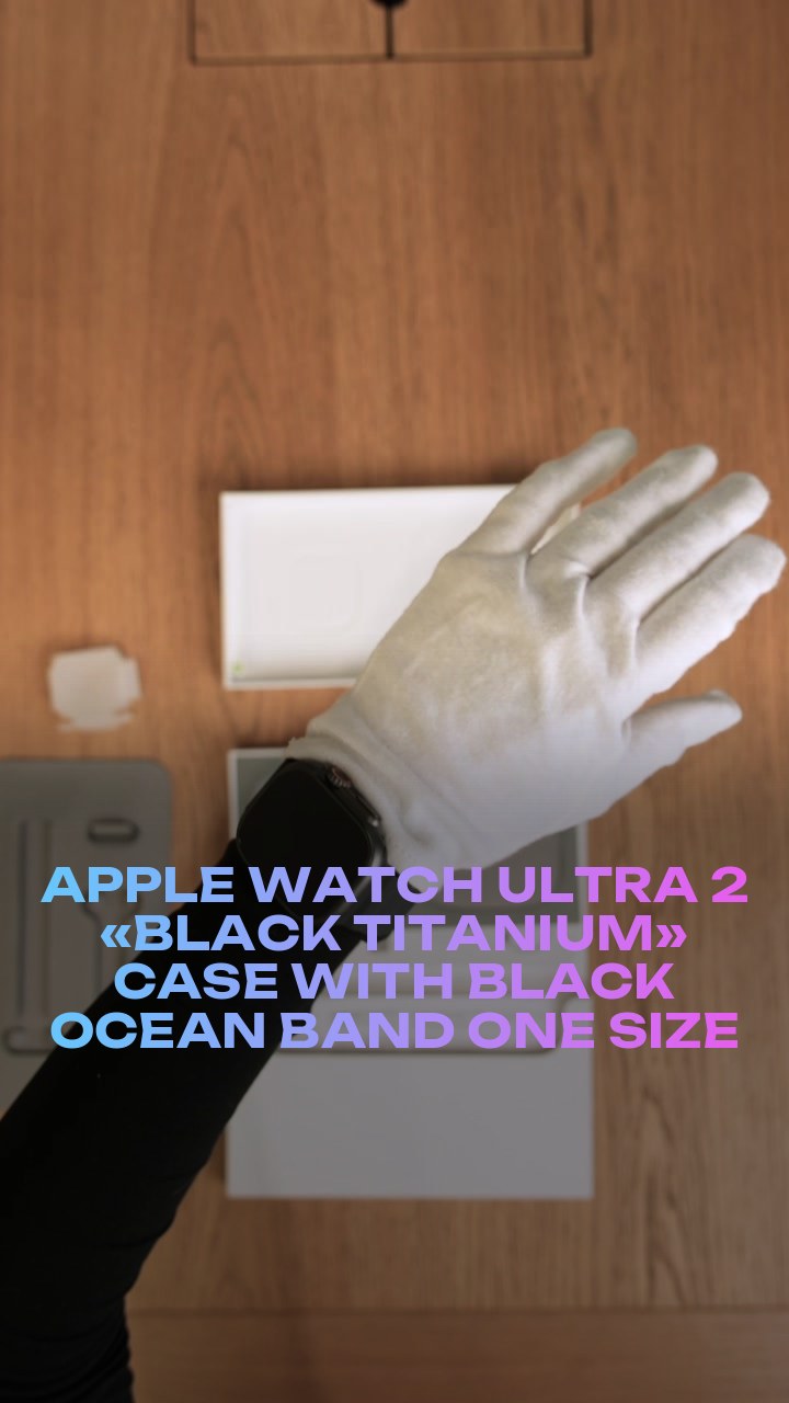Apple Watch Ultra 2 49 мм «Black Titanium» Case with Black Ocean Band One Size