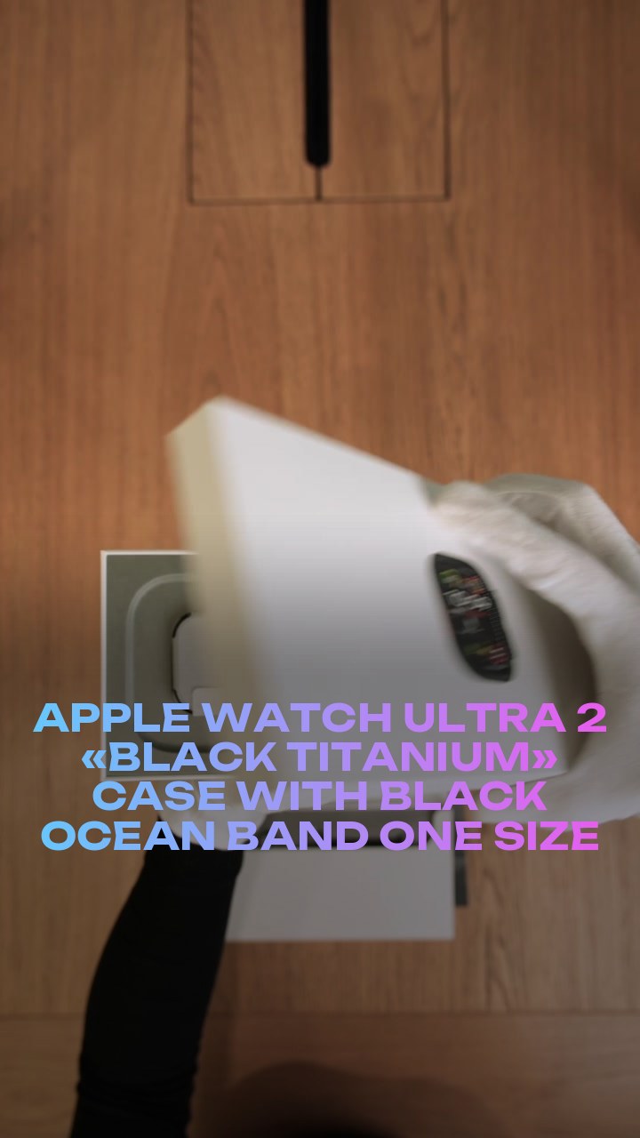 Apple Watch Ultra 2 49 мм «Black Titanium» Case with Black Ocean Band One Size