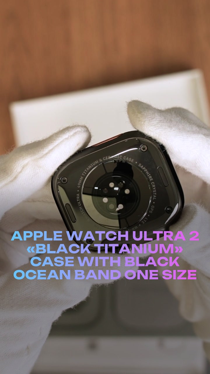 Apple Watch Ultra 2 49 мм «Black Titanium» Case with Black Ocean Band One Size