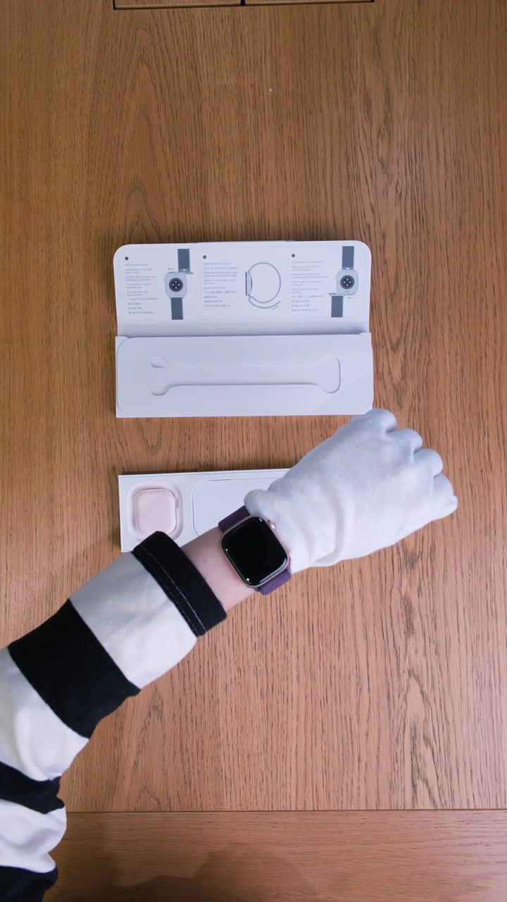 Apple Watch Series 10 42 мм Корпус из алюминия «Rose Gold» Спортивная петля «Plum»