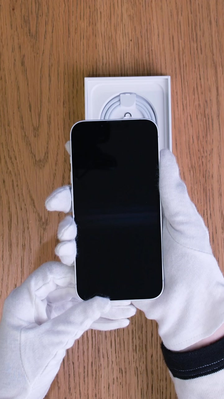Apple iPhone 16e White (Белый)