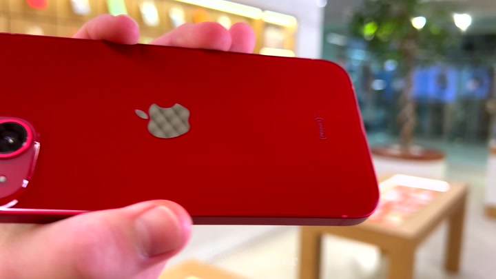 iPhone 13 Red