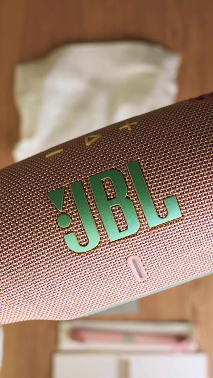 JBL Charge 6 (Розовый)