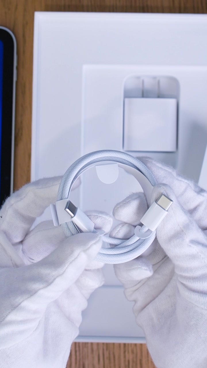 Apple iPad 11 (2025) Wi-Fi Silver (Серебристый)