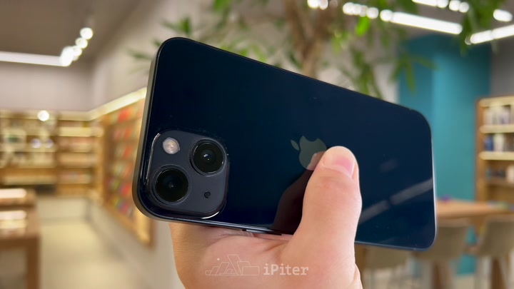 iPhone 13 Midnight
