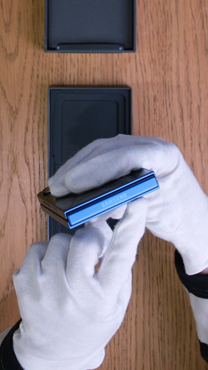 Смартфон Samsung Galaxy Z Flip 7 (Blue Shadow) SM-F766 (Nano-sim + eSim)