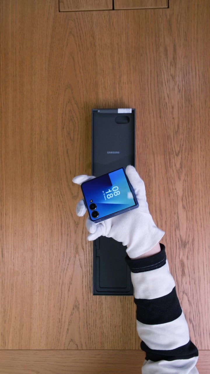 Смартфон Samsung Galaxy Z Flip 7 (Blue Shadow) SM-F766 (Nano-sim + eSim)