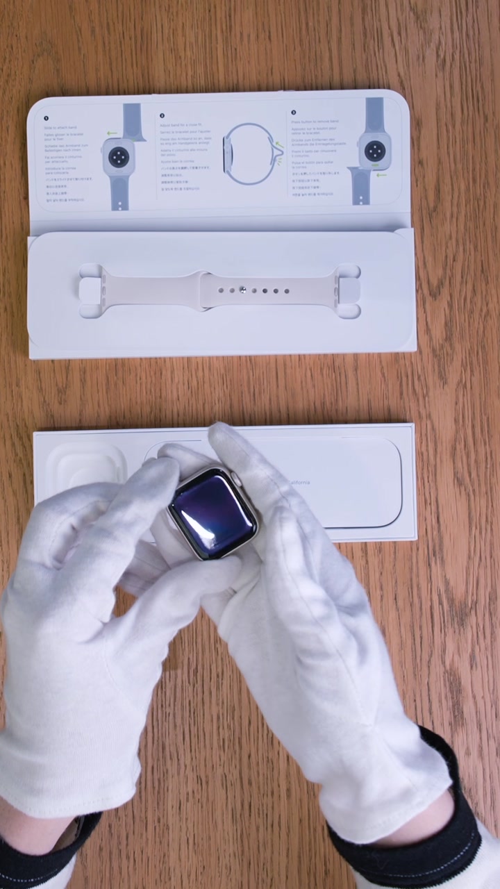 Apple Watch SE (2025) 40 мм Корпус из алюминия «Starlight» Спортивный ремешок S/M «Starlight»