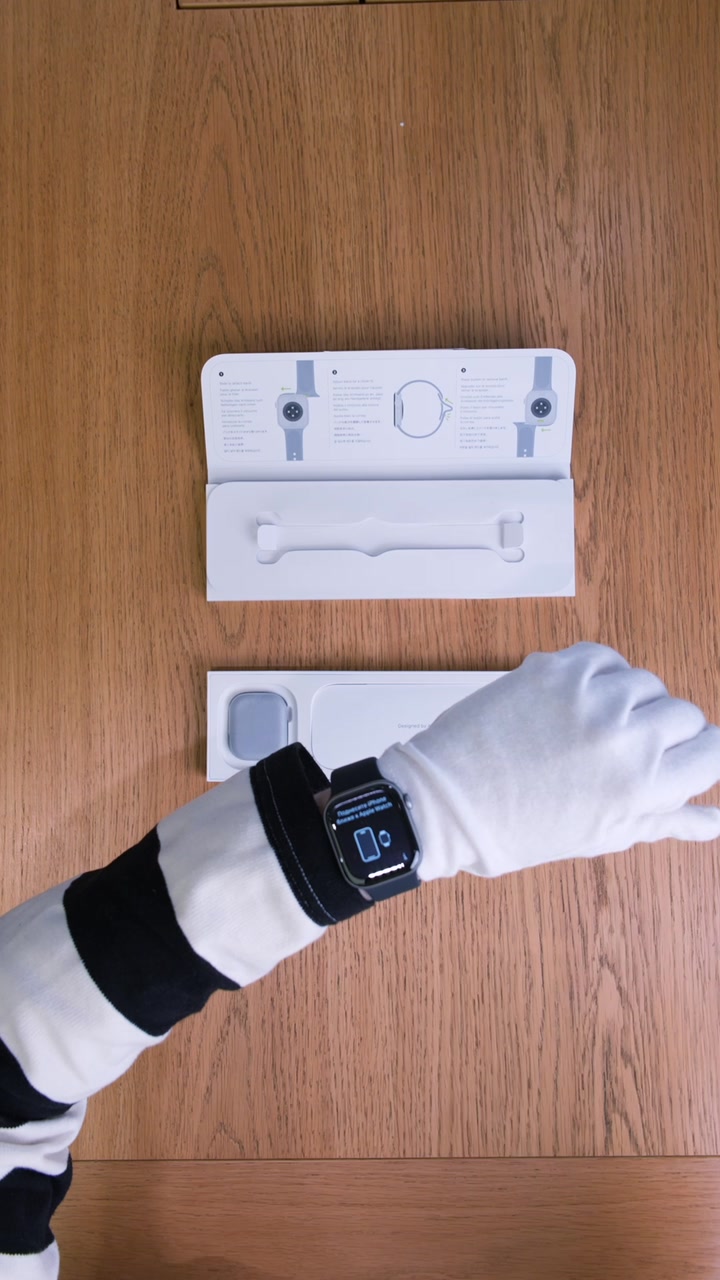Apple Watch Series 11 42 мм Корпус из алюминия «Space Gray» Спортивный ремешок S/M «Black»