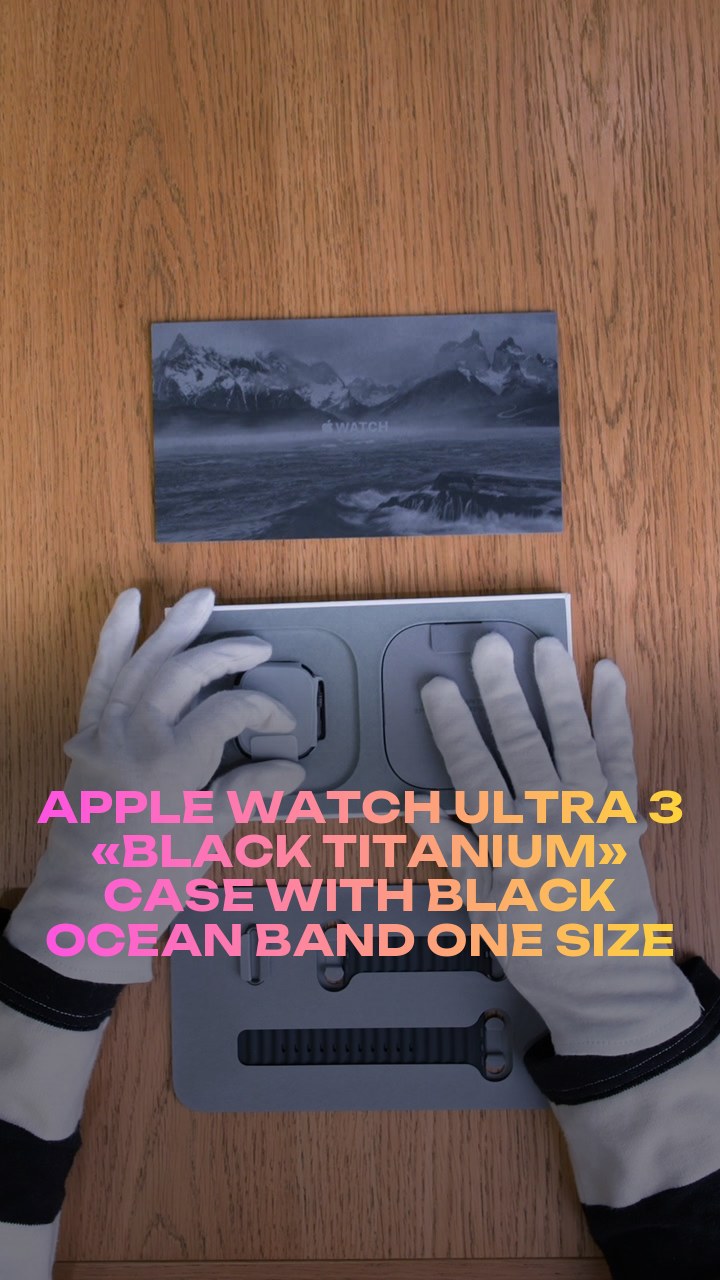 Apple Watch Ultra 3 49 мм «Black Titanium» Case with Black Ocean Band One Size