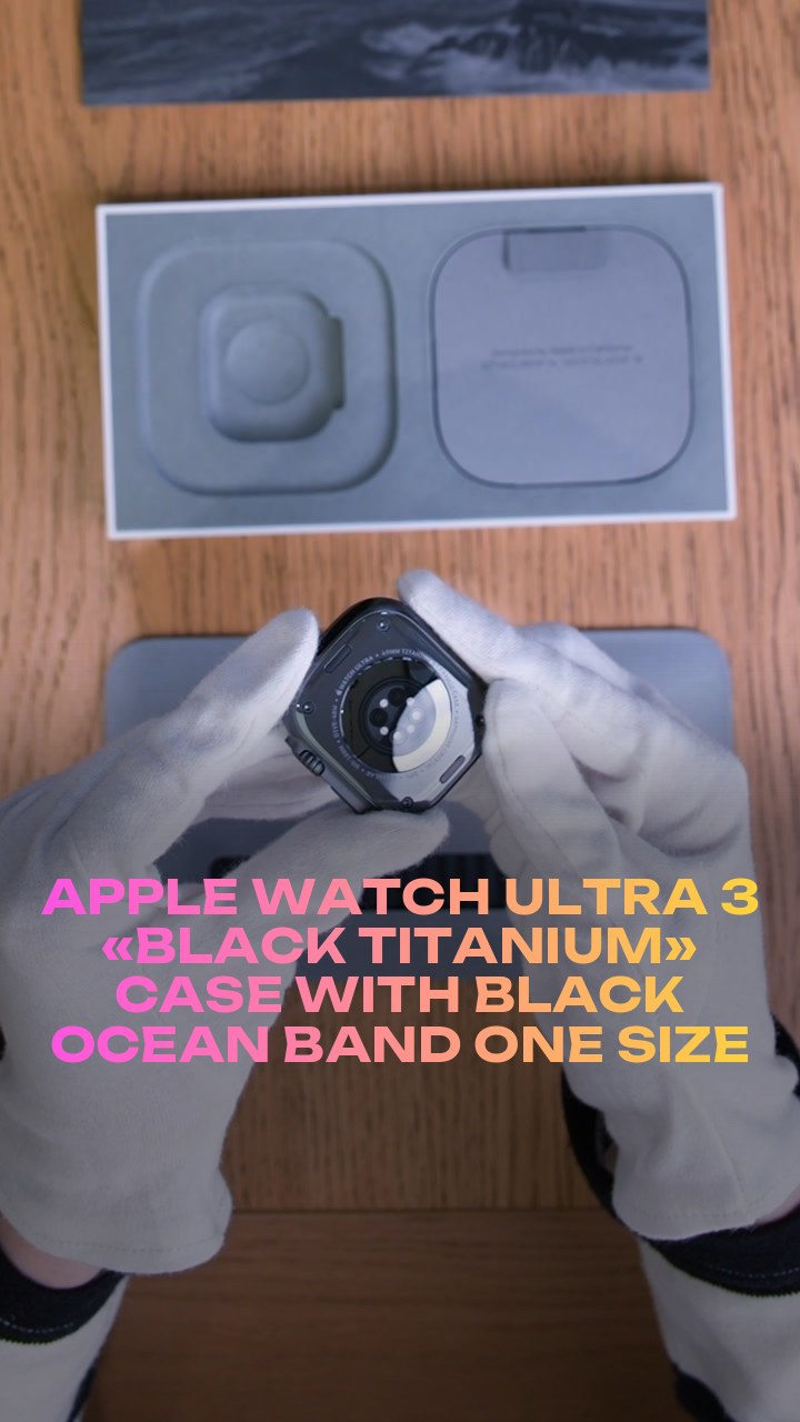 Apple Watch Ultra 3 49 мм «Black Titanium» Case with Black Ocean Band One Size