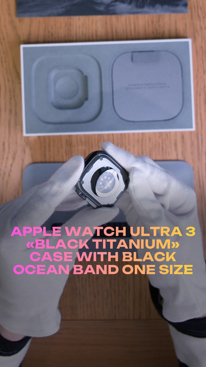 Apple Watch Ultra 3 49 мм «Black Titanium» Case with Black Ocean Band One Size