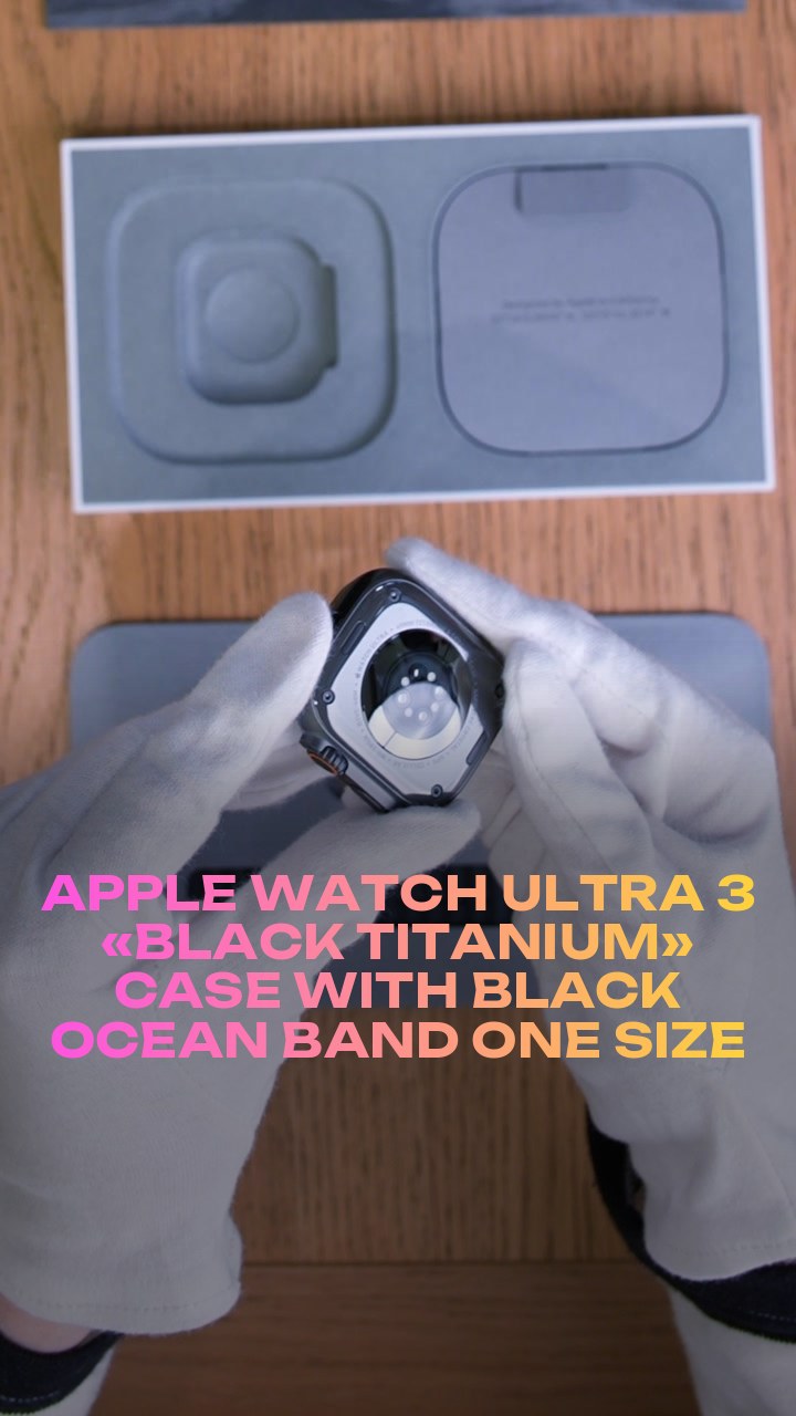 Apple Watch Ultra 3 49 мм «Black Titanium» Case with Black Ocean Band One Size