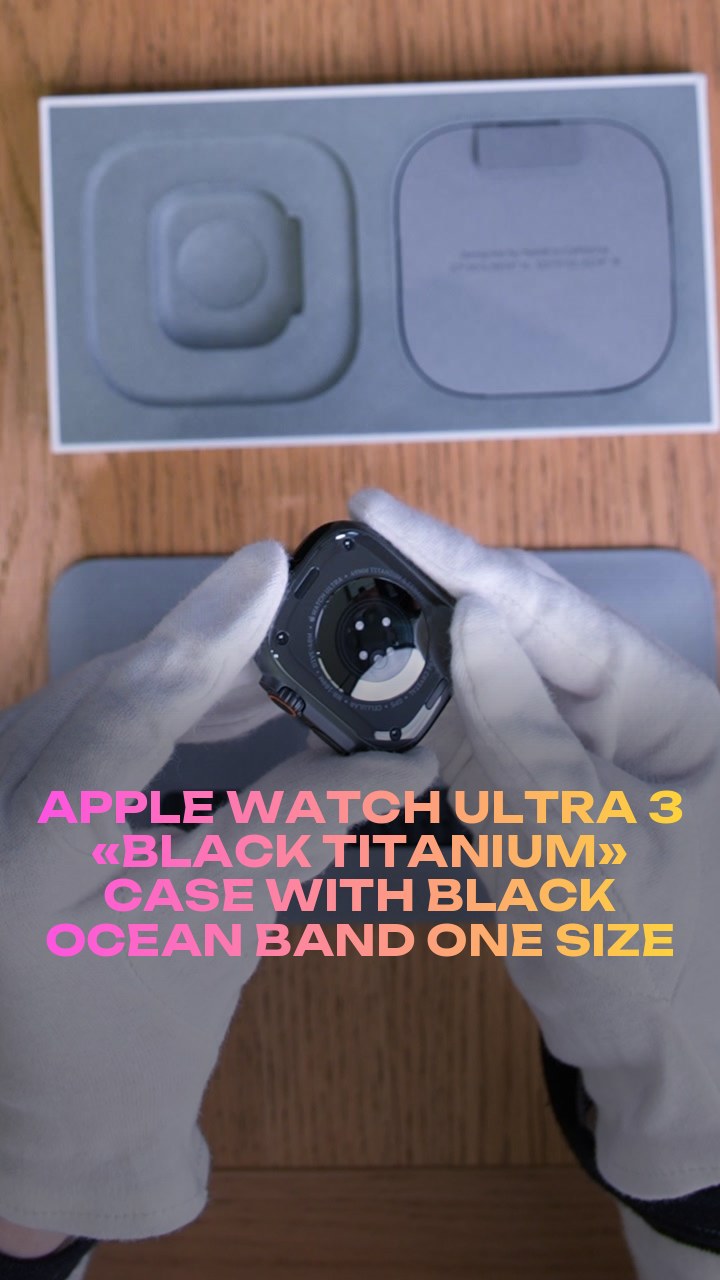 Apple Watch Ultra 3 49 мм «Black Titanium» Case with Black Ocean Band One Size