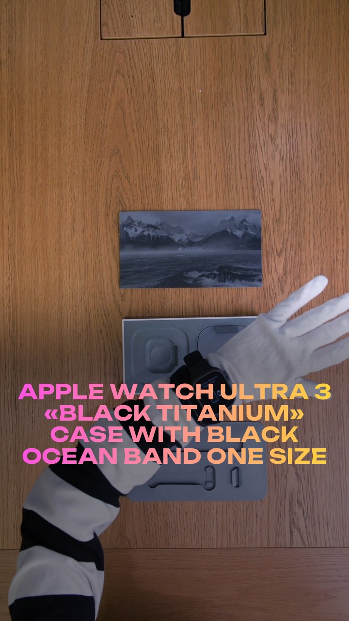 Apple Watch Ultra 3 49 мм «Black Titanium» Case with Black Ocean Band One Size